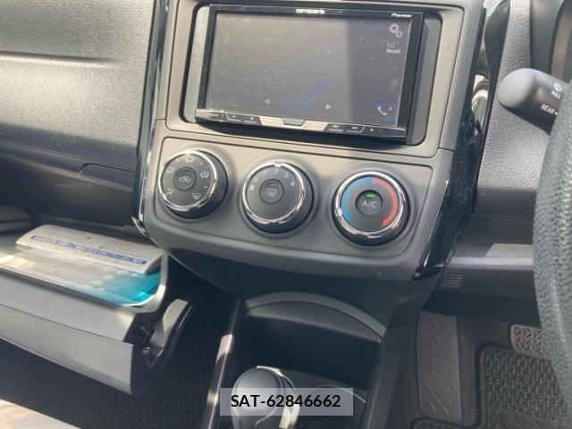 Toyota COROLLA AXIO 2015-10 7250188-15