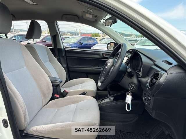 Toyota COROLLA AXIO 2016-06 7250187-11