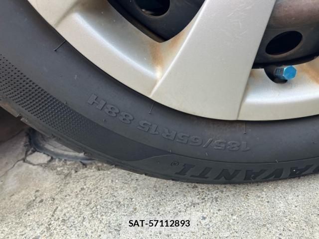Toyota COROLLA AXIO 2012-01 7271701-3