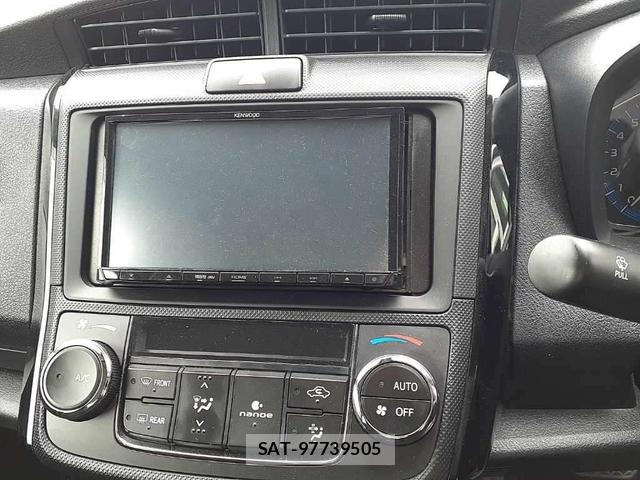 Toyota COROLLA AXIO 2020-06 7351403-11