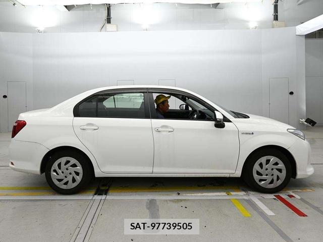 Toyota COROLLA AXIO 2020-06 7351403-5