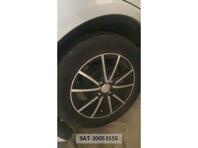 Toyota COROLLA AXIO 2010-05 7357194-2
