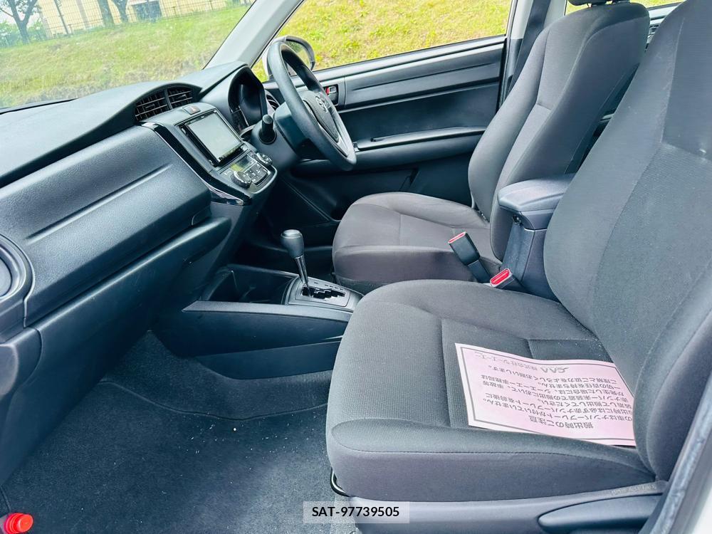 Toyota COROLLA AXIO 2020-06 7351403-10