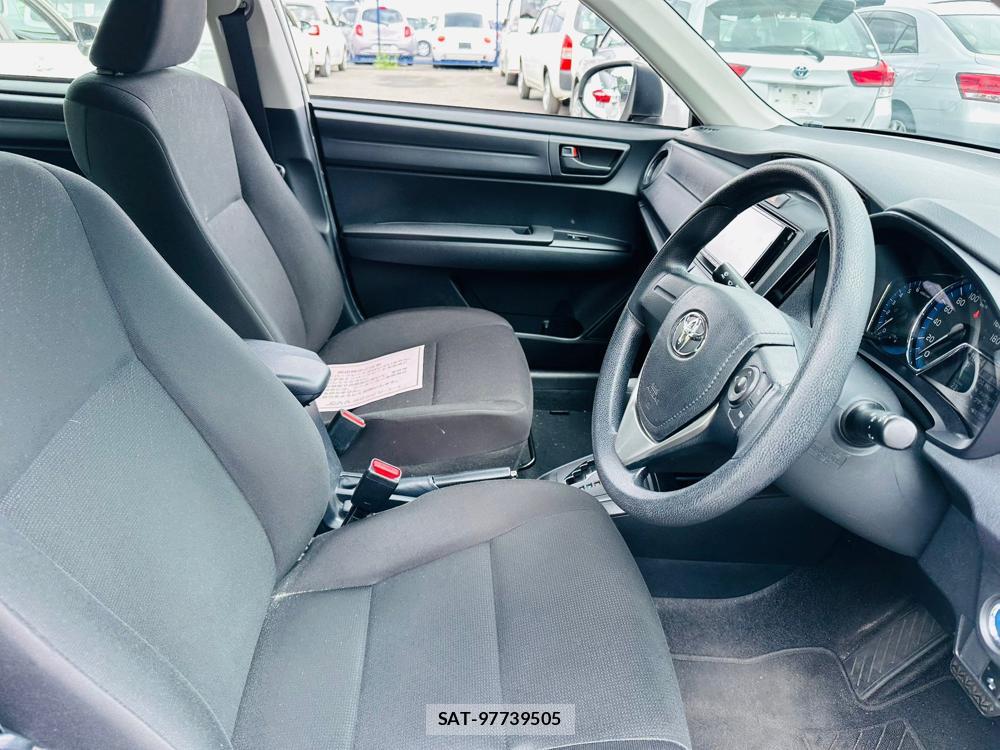 Toyota COROLLA AXIO 2020-06 7351403-11