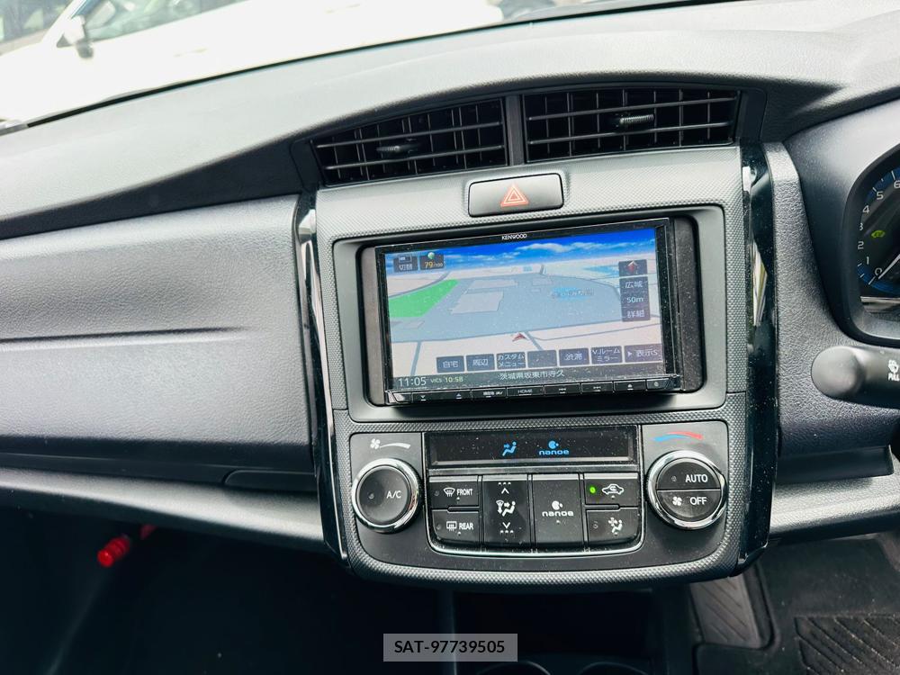 Toyota COROLLA AXIO 2020-06 7351403-19