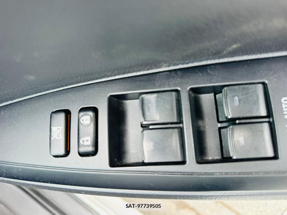 Toyota COROLLA AXIO 2020-06 7351403-22