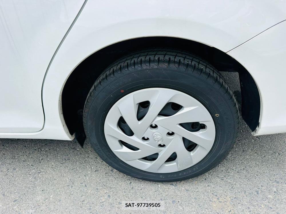 Toyota COROLLA AXIO 2020-06 7351403-30