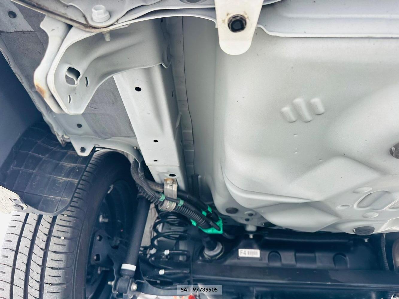Toyota COROLLA AXIO 2020-06 7351403-35