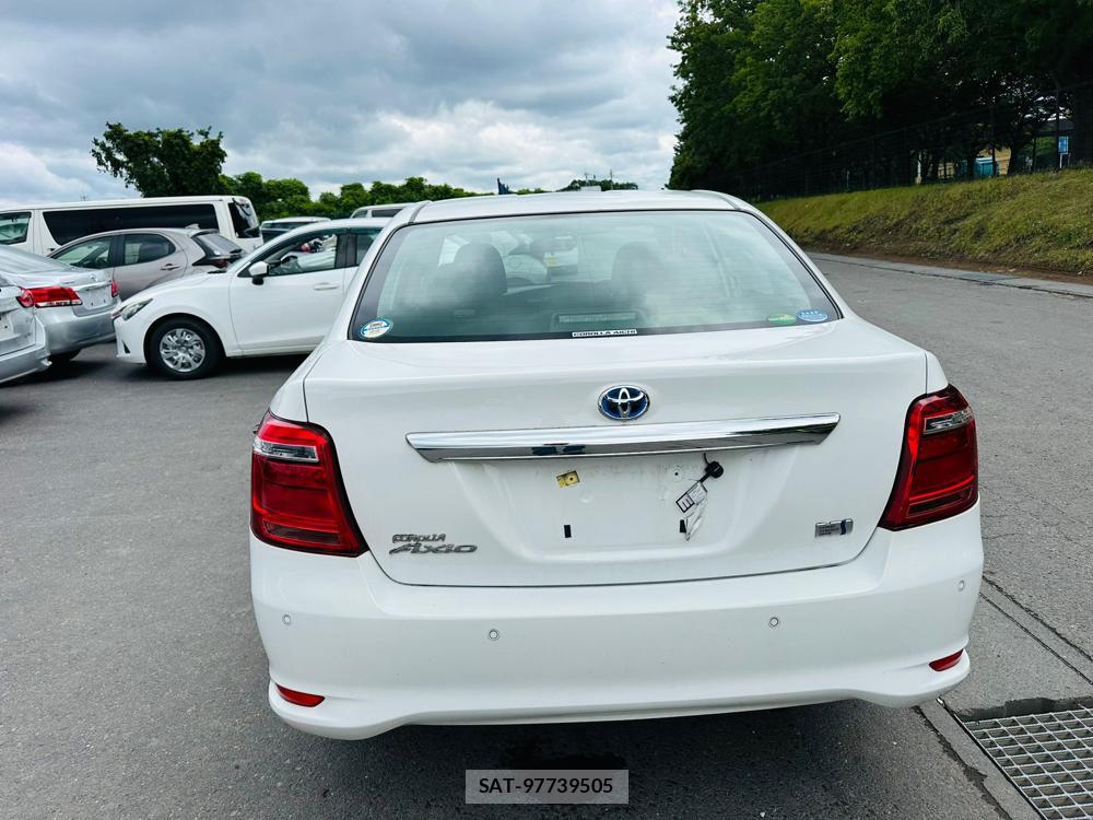 Toyota COROLLA AXIO 2020-06 7351403-3