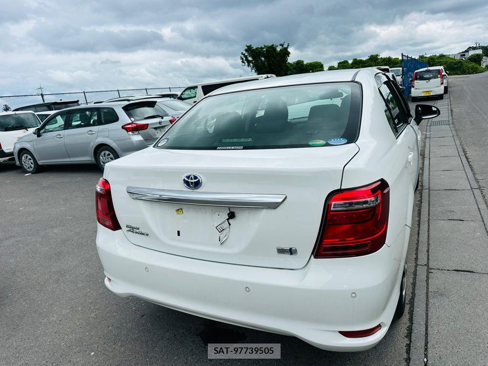 Toyota COROLLA AXIO 2020-06 7351403-4