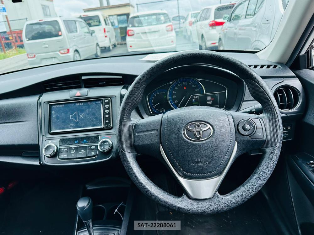 Toyota COROLLA AXIO 2020-08 7351402-13
