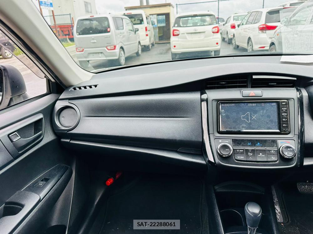 Toyota COROLLA AXIO 2020-08 7351402-17