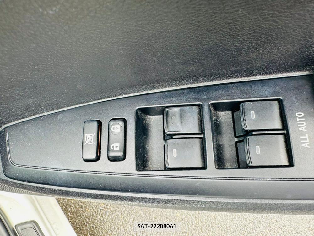 Toyota COROLLA AXIO 2020-08 7351402-22
