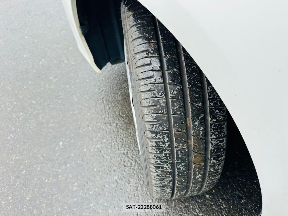 Toyota COROLLA AXIO 2020-08 7351402-31
