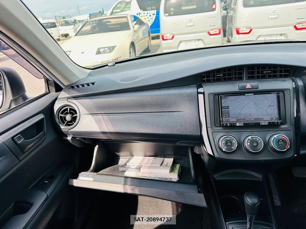 Toyota COROLLA AXIO 2019-06 7400690-17