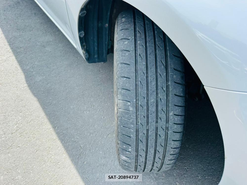 Toyota COROLLA AXIO 2019-06 7400690-32