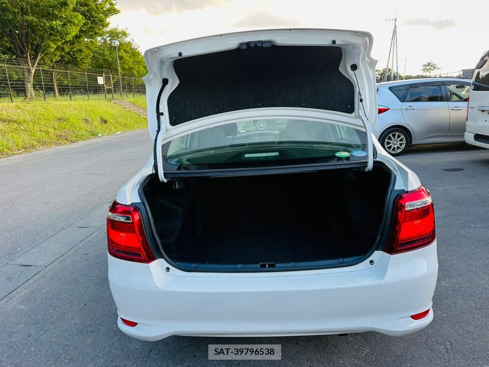 Toyota COROLLA AXIO 2019-04 7400689-26