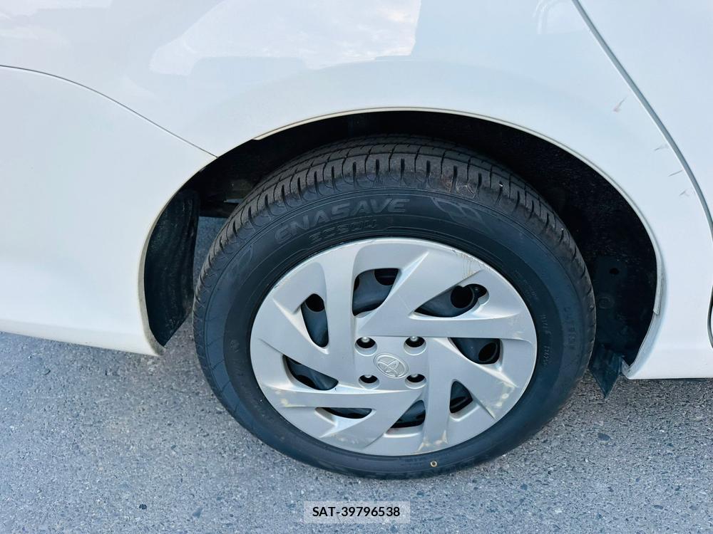 Toyota COROLLA AXIO 2019-04 7400689-27