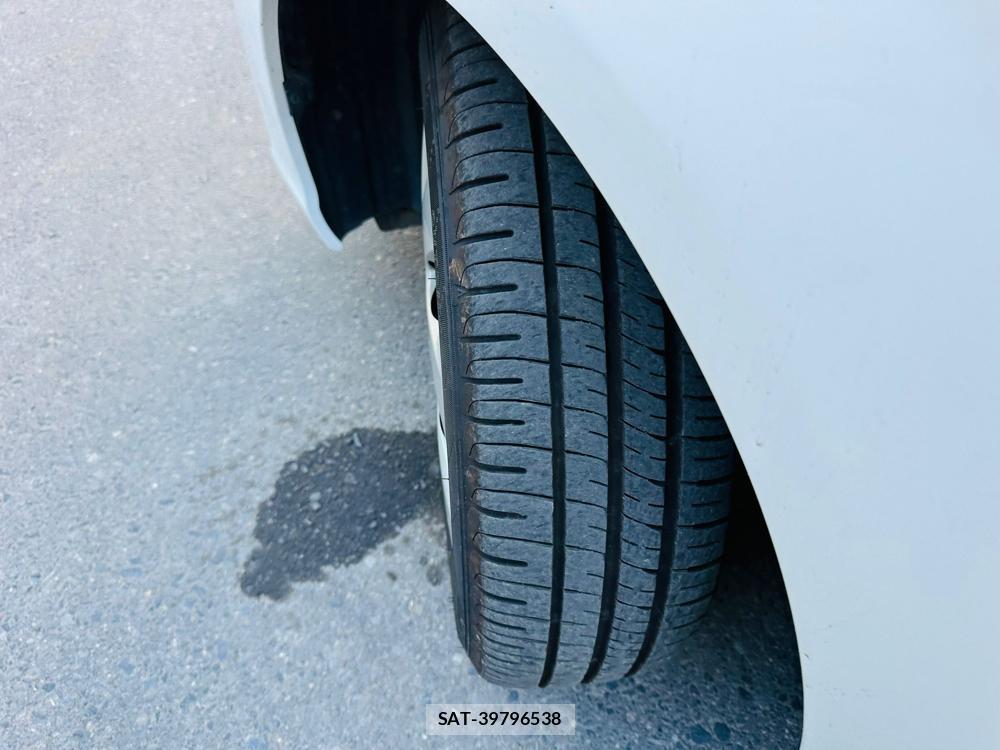 Toyota COROLLA AXIO 2019-04 7400689-31