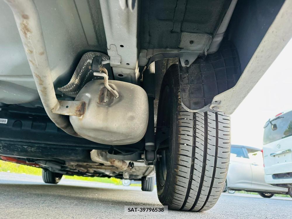 Toyota COROLLA AXIO 2019-04 7400689-34