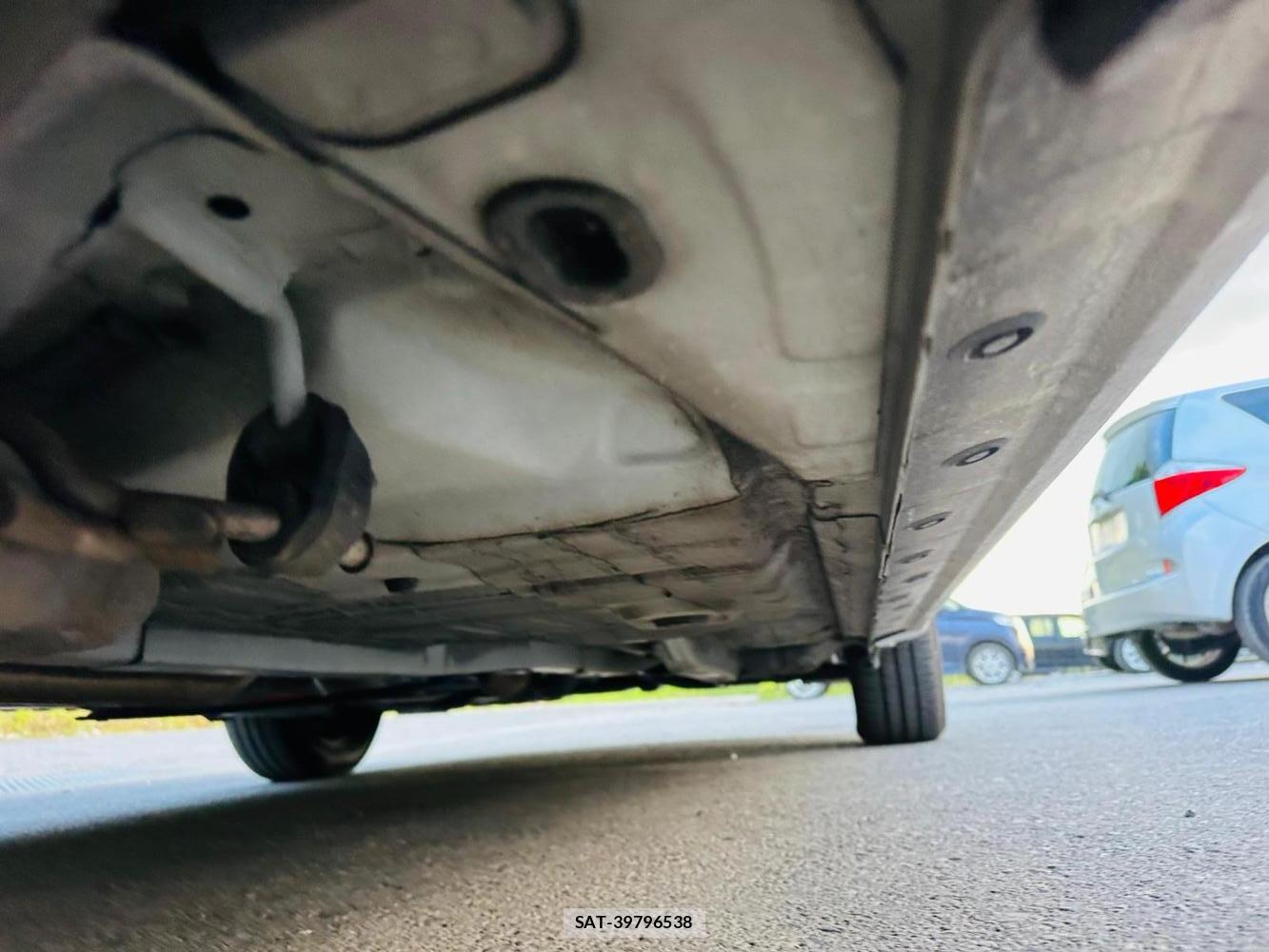 Toyota COROLLA AXIO 2019-04 7400689-35