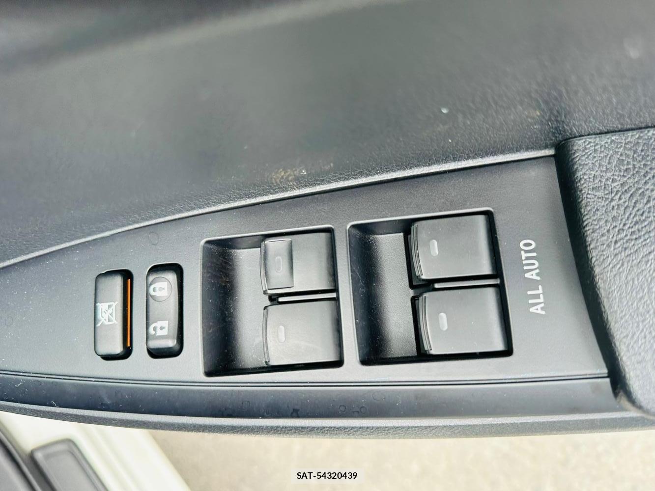 Toyota COROLLA AXIO 2019-01 7351405-22