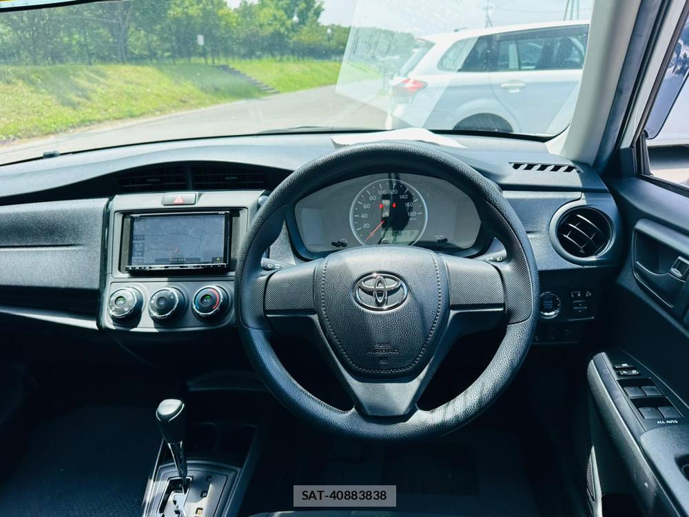Toyota COROLLA AXIO 2020-04 7366394-13