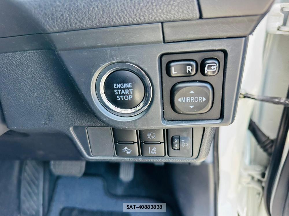 Toyota COROLLA AXIO 2020-04 7366394-16