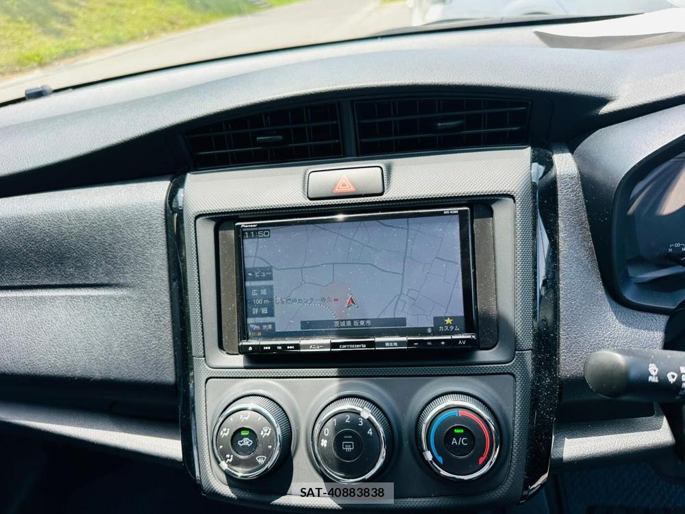 Toyota COROLLA AXIO 2020-04 7366394-19