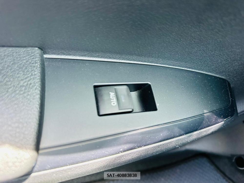 Toyota COROLLA AXIO 2020-04 7366394-24