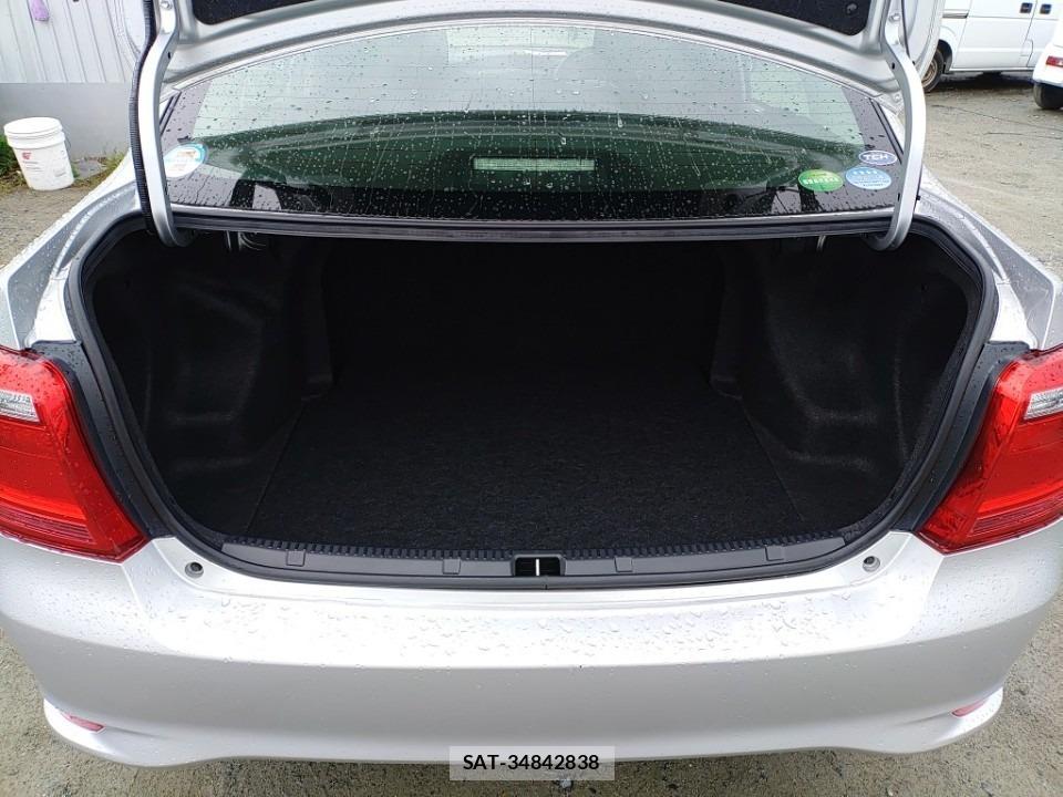 Toyota COROLLA AXIO 2019-06 7382732-13