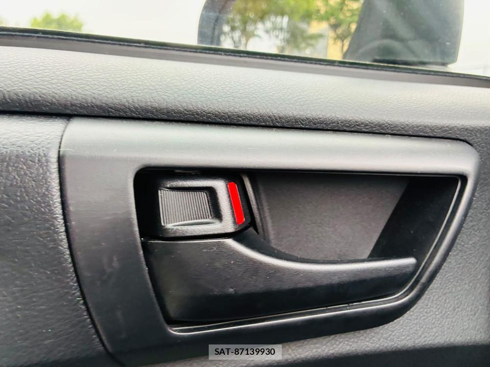 Toyota COROLLA AXIO 2019-05 7400697-23