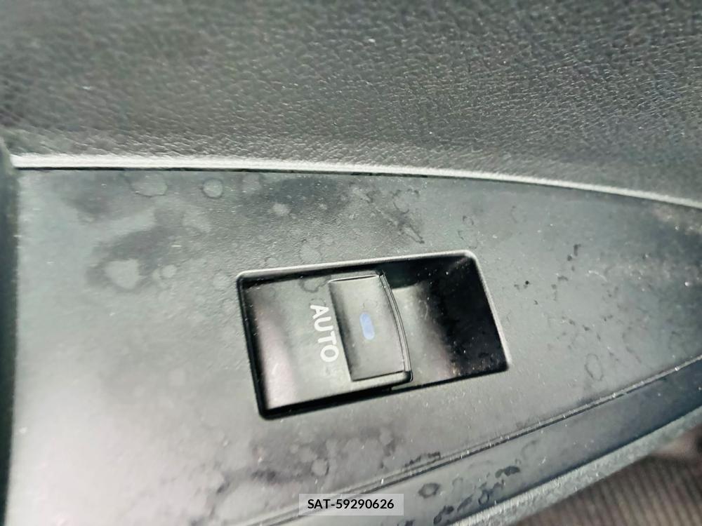 Toyota COROLLA AXIO 2019-05 6981426-24