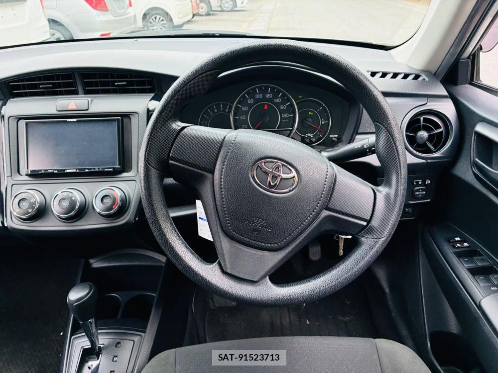 Toyota COROLLA AXIO 2019-02 7489160-13