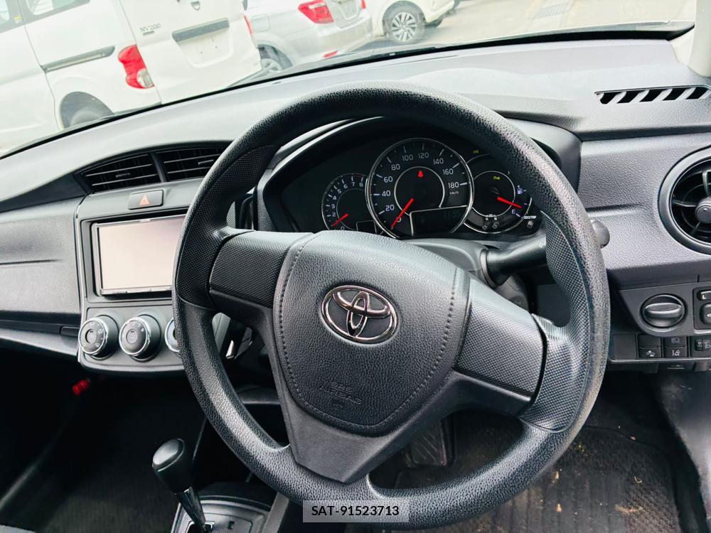 Toyota COROLLA AXIO 2019-02 7489160-14