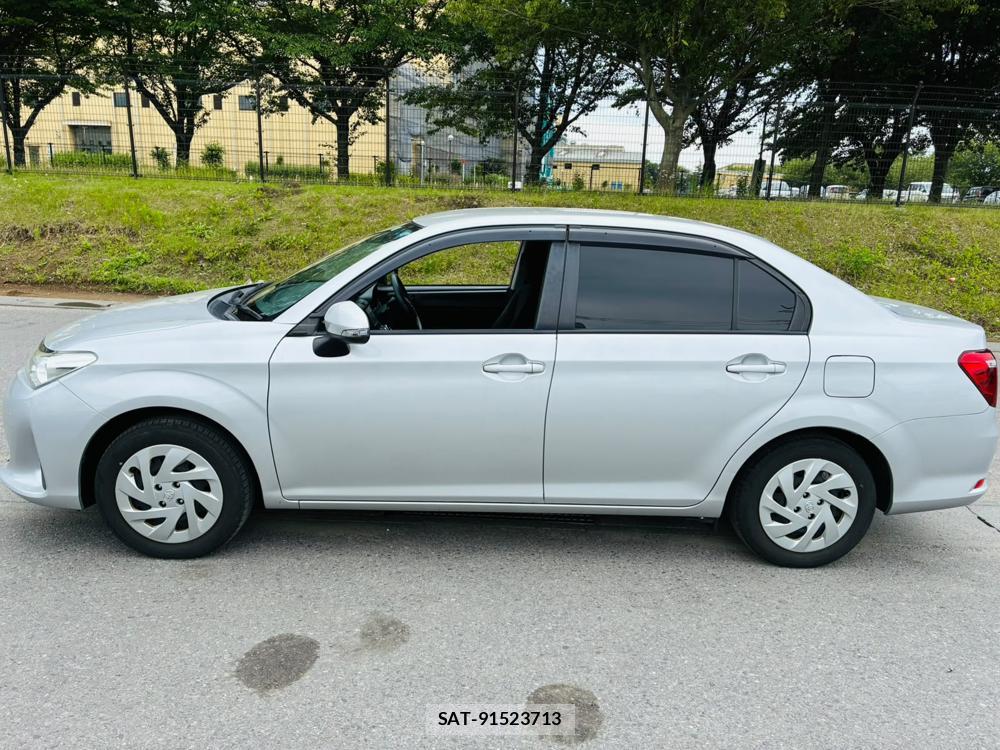 Toyota COROLLA AXIO 2019-02 7489160-1
