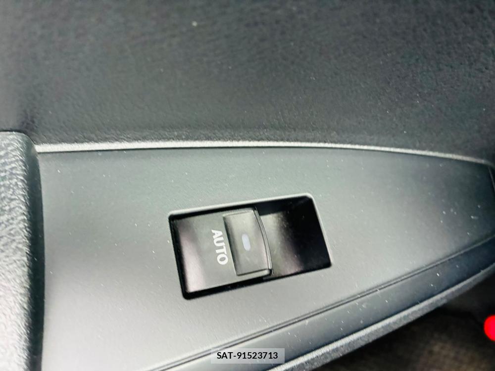 Toyota COROLLA AXIO 2019-02 7489160-24