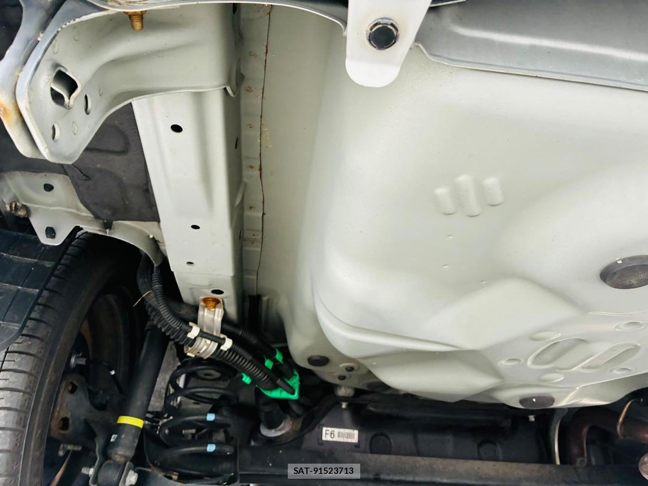 Toyota COROLLA AXIO 2019-02 7489160-33