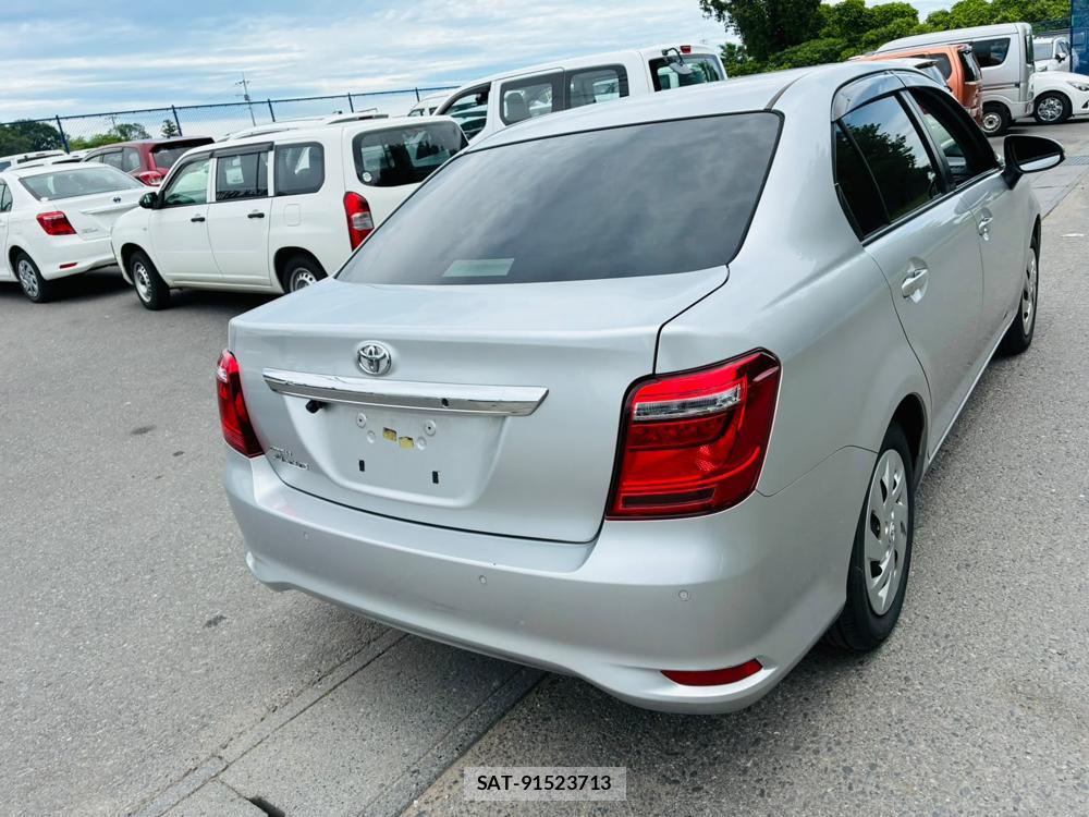 Toyota COROLLA AXIO 2019-02 7489160-4