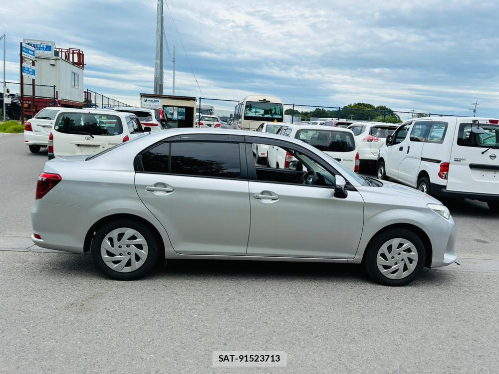 Toyota COROLLA AXIO 2019-02 7489160-5