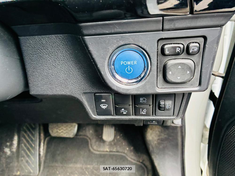 Toyota COROLLA AXIO 2019-04 7369156-16