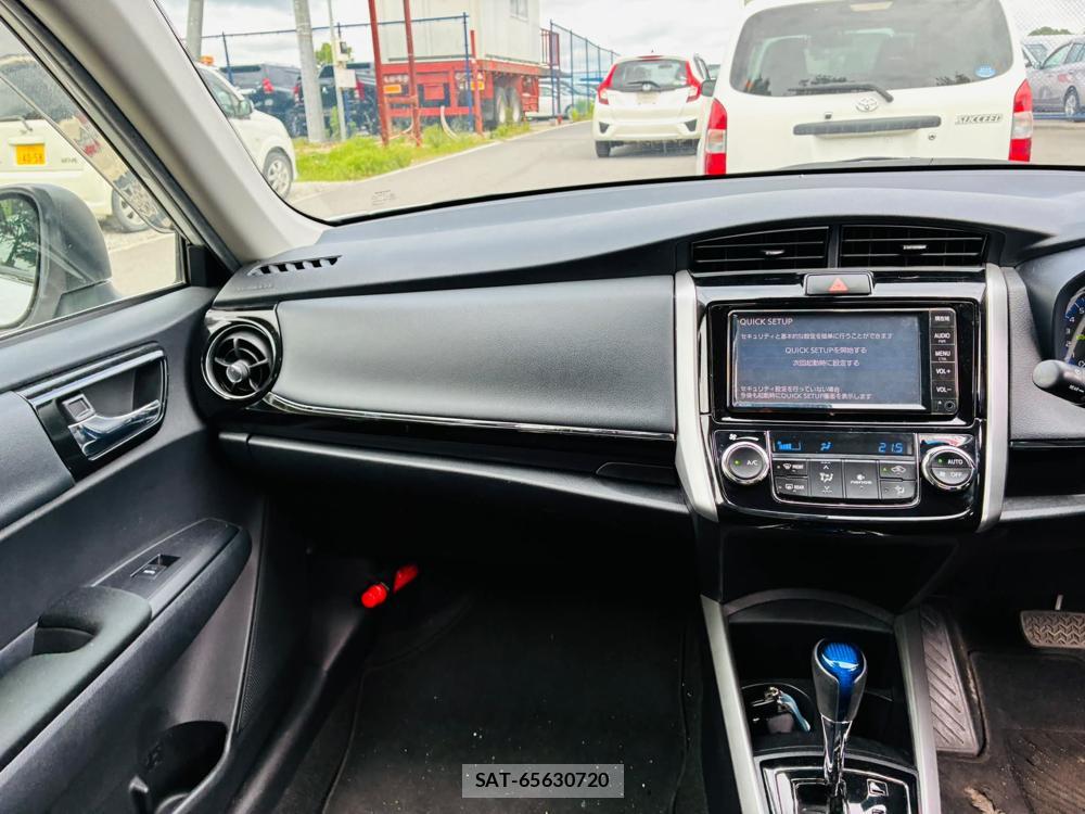 Toyota COROLLA AXIO 2019-04 7369156-17