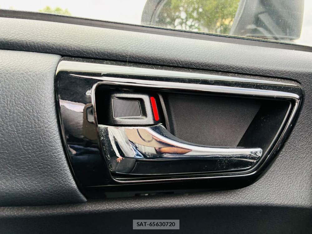Toyota COROLLA AXIO 2019-04 7369156-23