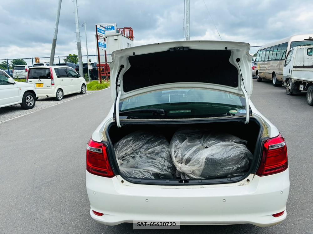 Toyota COROLLA AXIO 2019-04 7369156-26