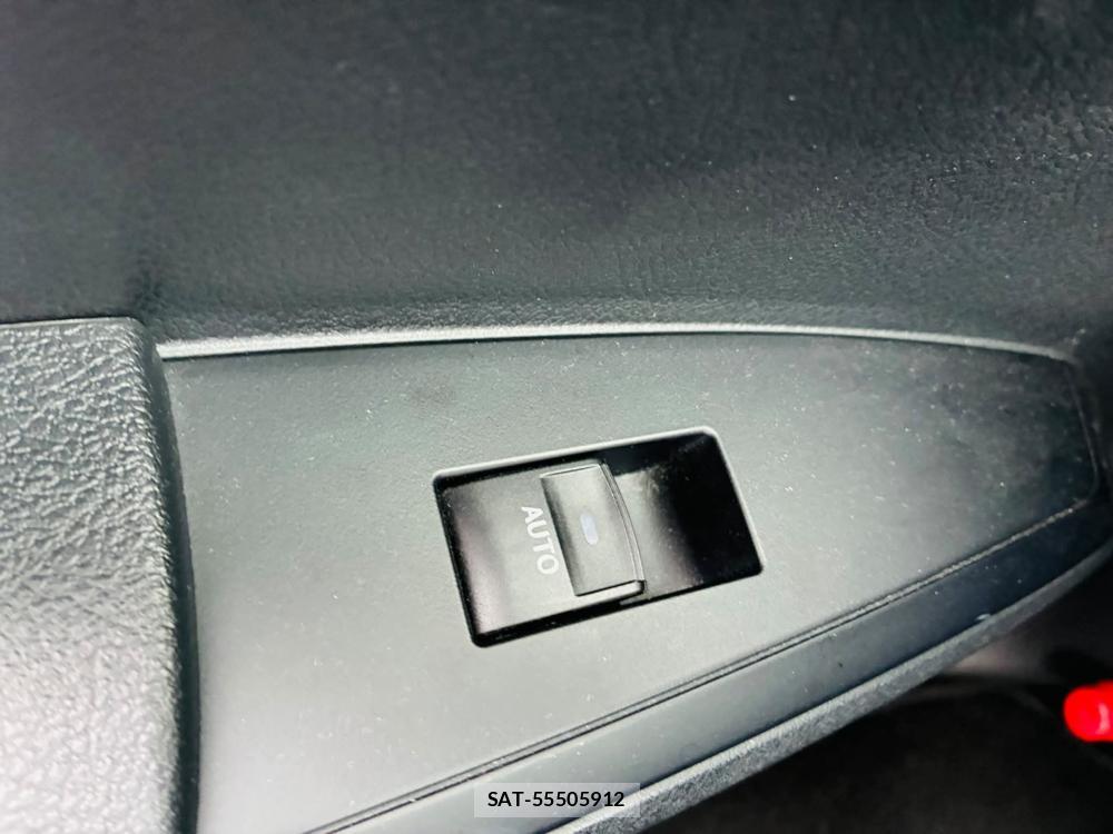 Toyota COROLLA AXIO 2019-05 7634461-24