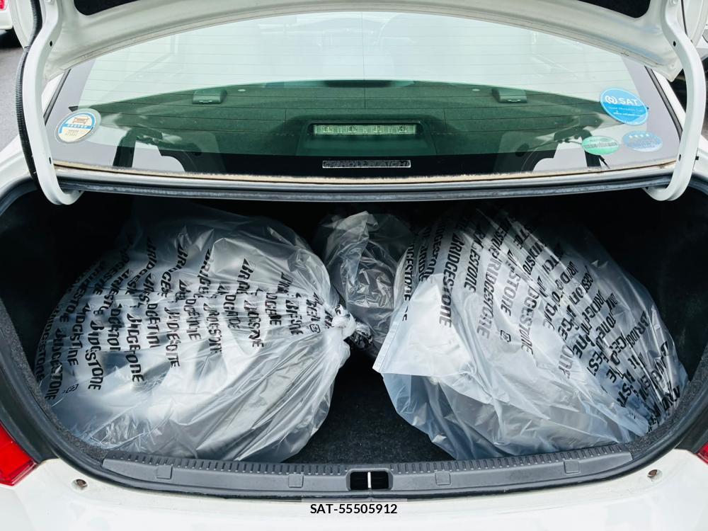 Toyota COROLLA AXIO 2019-05 7634461-25