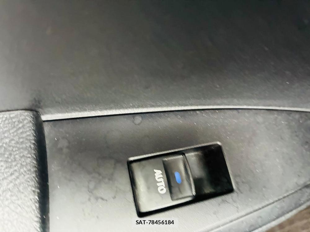 Toyota COROLLA AXIO 2019-02 7496361-24
