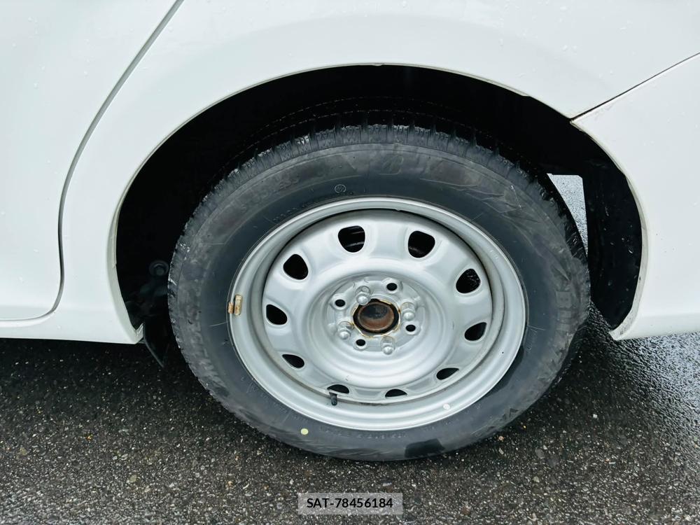 Toyota COROLLA AXIO 2019-02 7496361-30