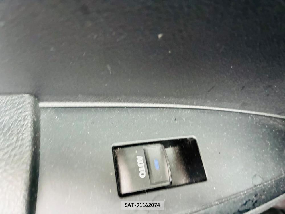 Toyota COROLLA AXIO 2020-06 7496367-24