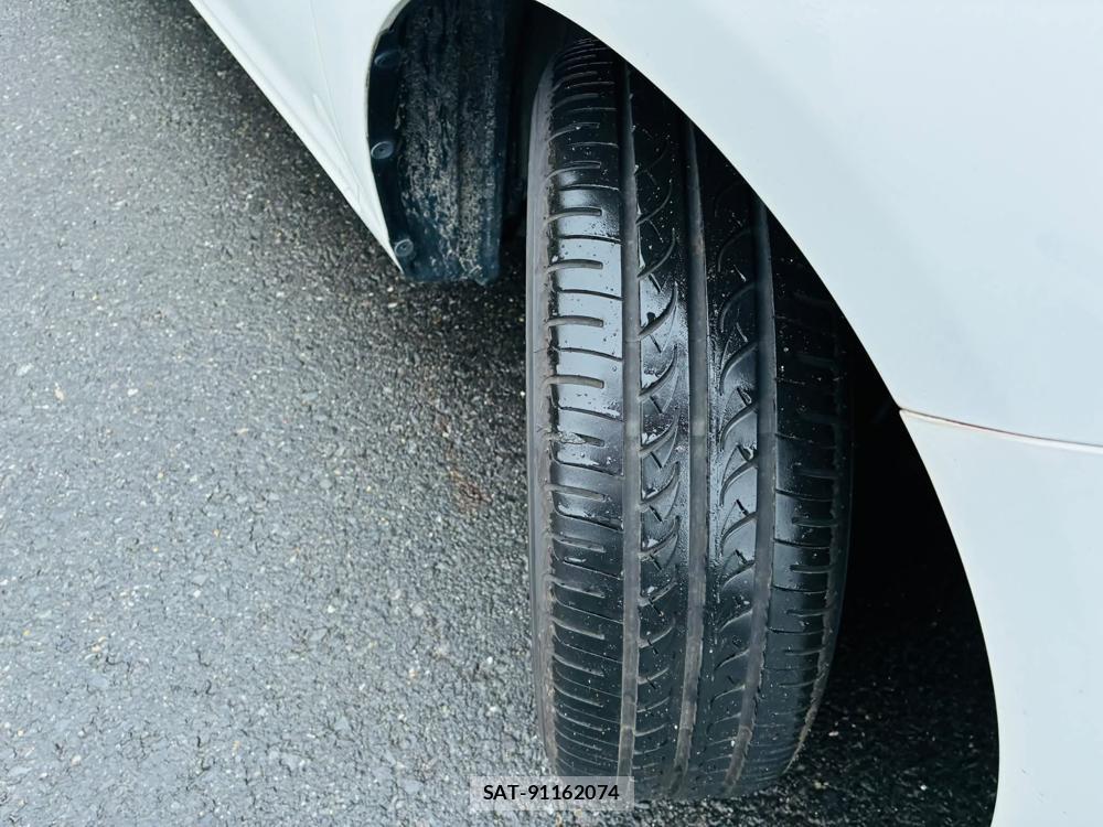 Toyota COROLLA AXIO 2020-06 7496367-32